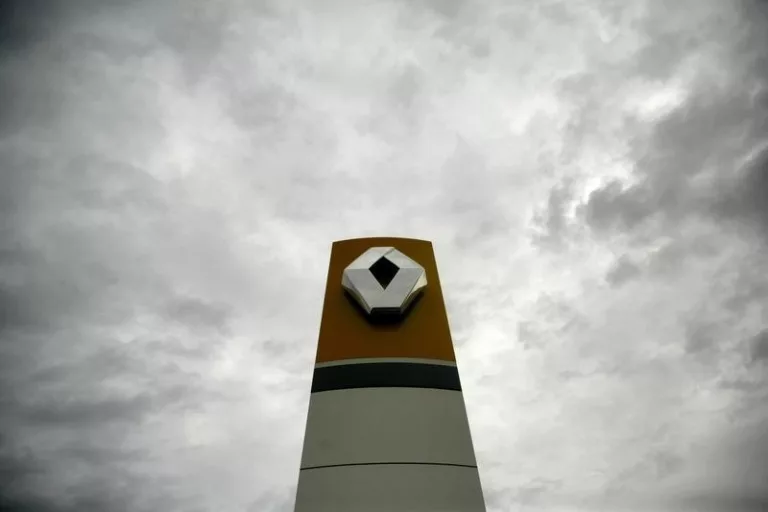 Renault Q1 sales rise 1.8%, helped by financing business By StuffsEarth